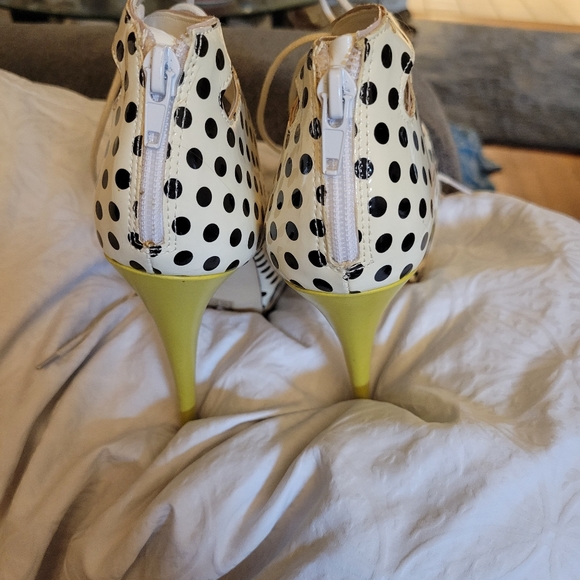 Shoes - Picture 6 of 6